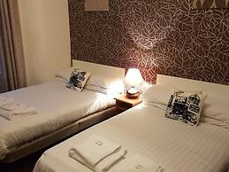 Avari Beach Hotel