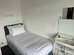 Avari Beach Hotel