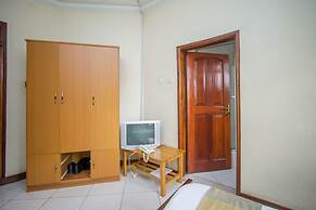 Tiptone Hotel