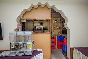 Tiptone Hotel