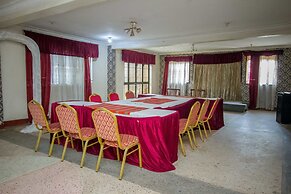 La Grand Chez Johnson Hotel Muyenga