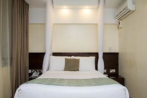 Pinecone Hotel