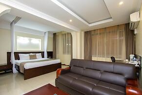 Pinecone Hotel