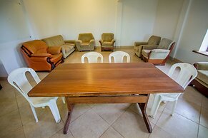 Hibis Hotel