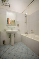 Hibis Hotel