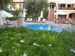 Aloni Hotel