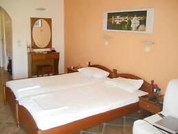 Aloni Hotel