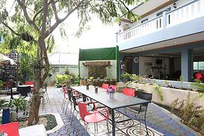 The Lilly Hotel