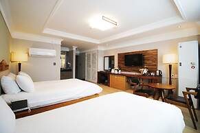 Empire Tourist Hotel