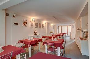 Liva Hotel