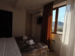 Liva Hotel