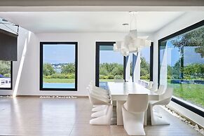 Luxury Villa Eve