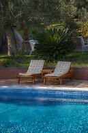 Aeneas Hotel