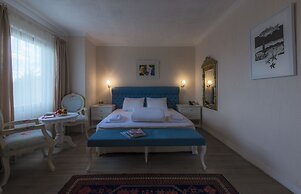 Aeneas Hotel