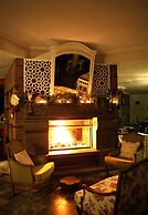 Aeneas Hotel
