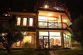 Aeneas Hotel