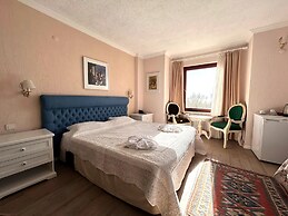 Aeneas Hotel