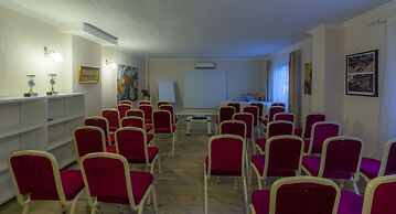Aeneas Hotel