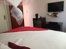 Chiloto Guest House