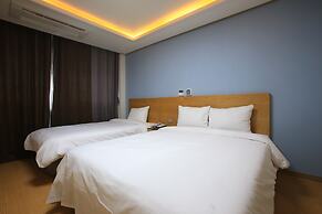 Line Hotel