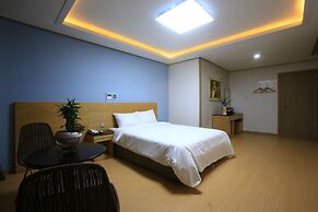 Line Hotel
