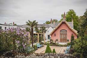 Le Petit Chateau & William de Percy