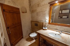 Amber Cave Suites