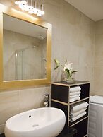 Gold Apartments