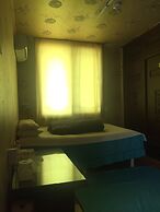 Springflower Guesthouse - Hostel