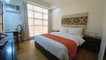 Queen Margarette Hotel - Downtown
