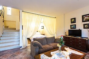 Villa Aurora