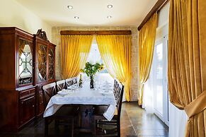Villa Aurora