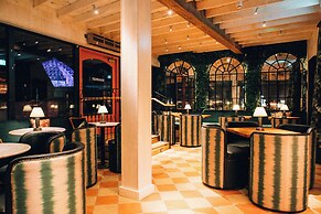 Bullitt Hotel