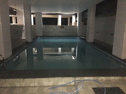 Amazing Alexandra Apartment