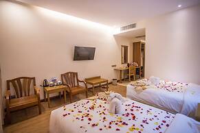 Golden Hotel