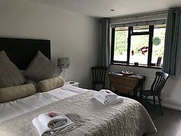 Pinewood Lodge