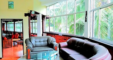 Kandyan Holiday Center