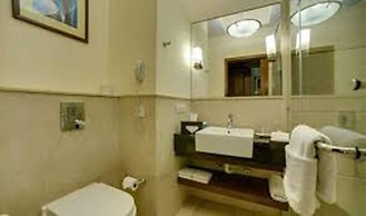 Deventure Sarovar Portico Kapashera