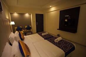 Hotel Ganpat Grand, Palani