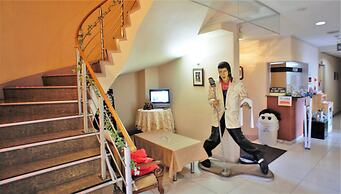 Hotel To