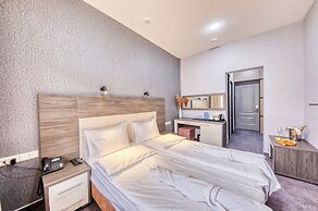 Kecharis Hotel & Resort