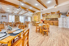 Kecharis Hotel & Resort