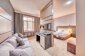 Kecharis Hotel & Resort