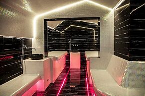 Kecharis Hotel & Resort
