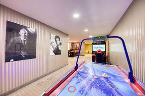 Kecharis Hotel & Resort