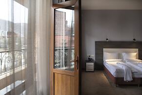 Kecharis Hotel & Resort
