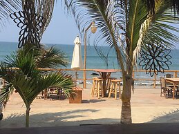Baja Canoas Hotel
