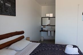 Baja Canoas Hotel