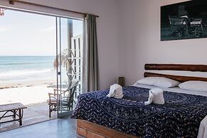 Baja Canoas Hotel