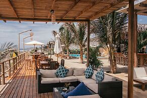 Baja Canoas Hotel